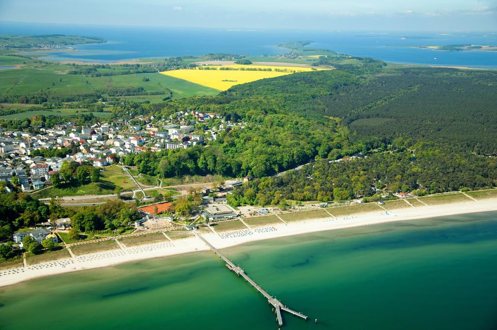 Отель Ferien Unterm Reetdach In Gohren Гёрен Экстерьер фото