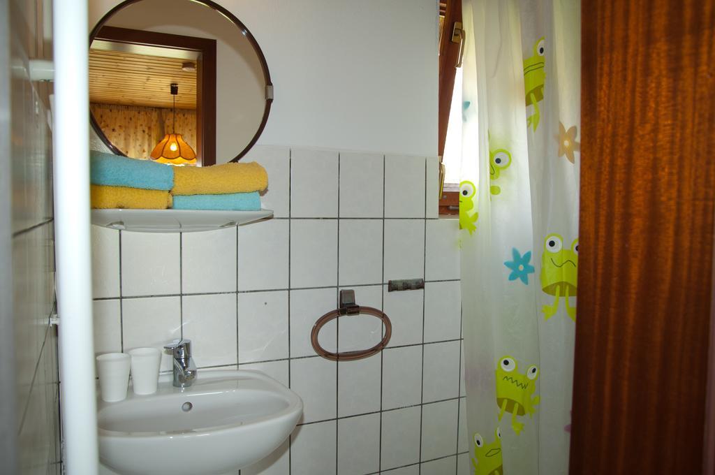 Отель Ferien Unterm Reetdach In Gohren Гёрен Экстерьер фото